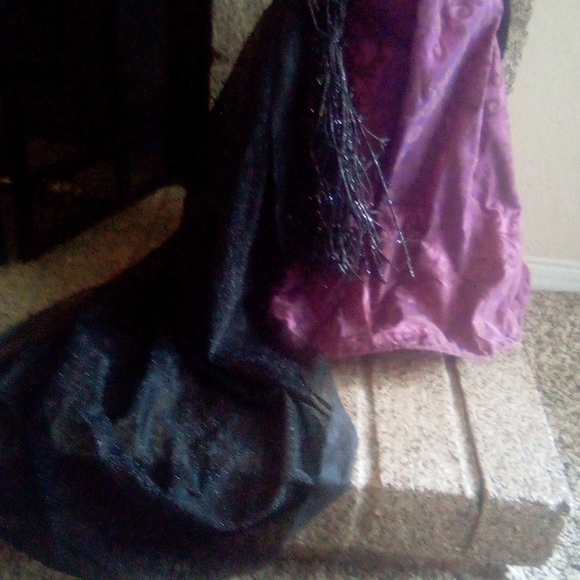 Wicked Webster's Witch Doll Decor - Picture 11 of 16